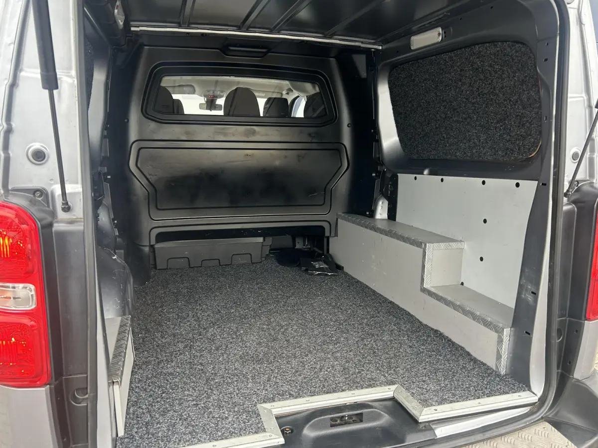 2.0 BlueHDI 180 S&S L3 | Dubbele cabine | Camera | Trekhaak | Apple Carplay/Android Auto