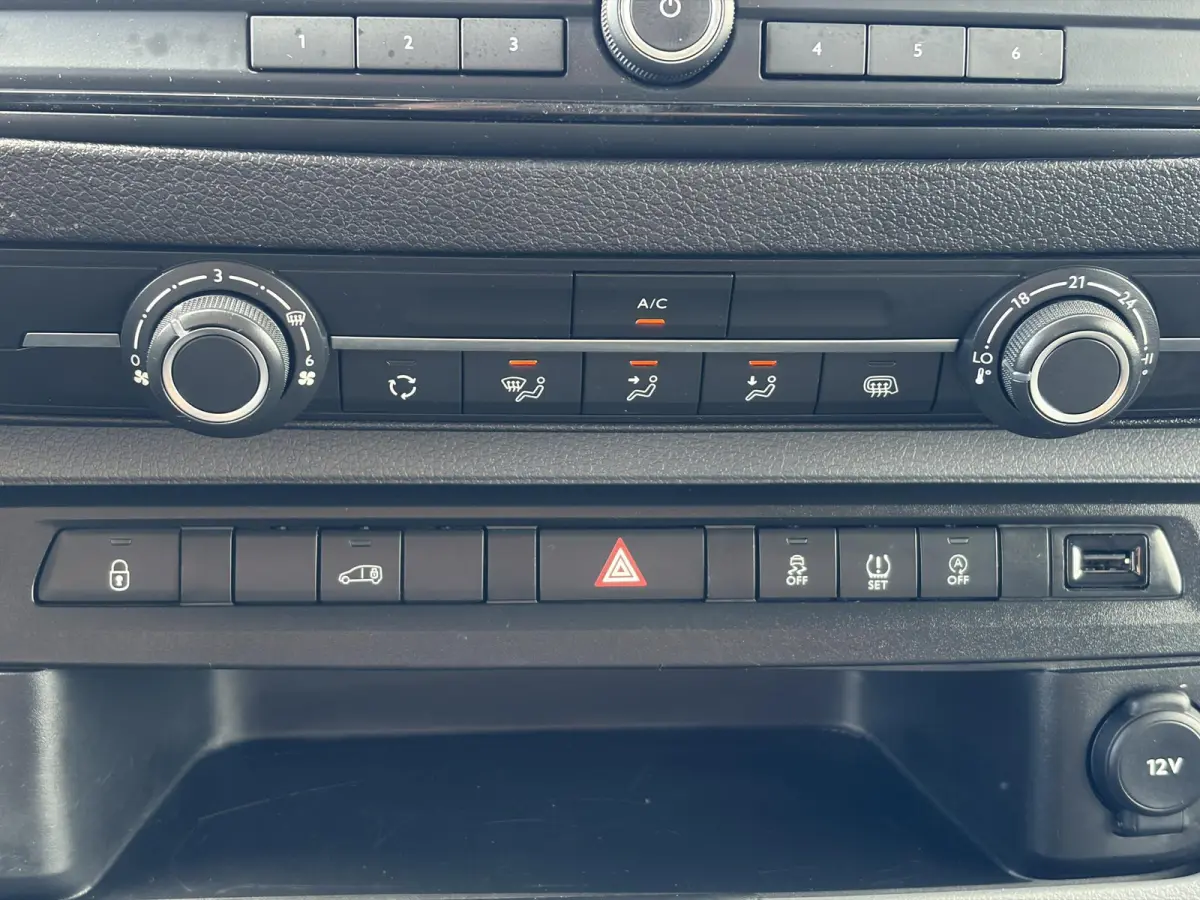 1.5 CDTI L2H1*HAAK*A/C*CRUISE*IMPERIAAL*PDC*3-PERS