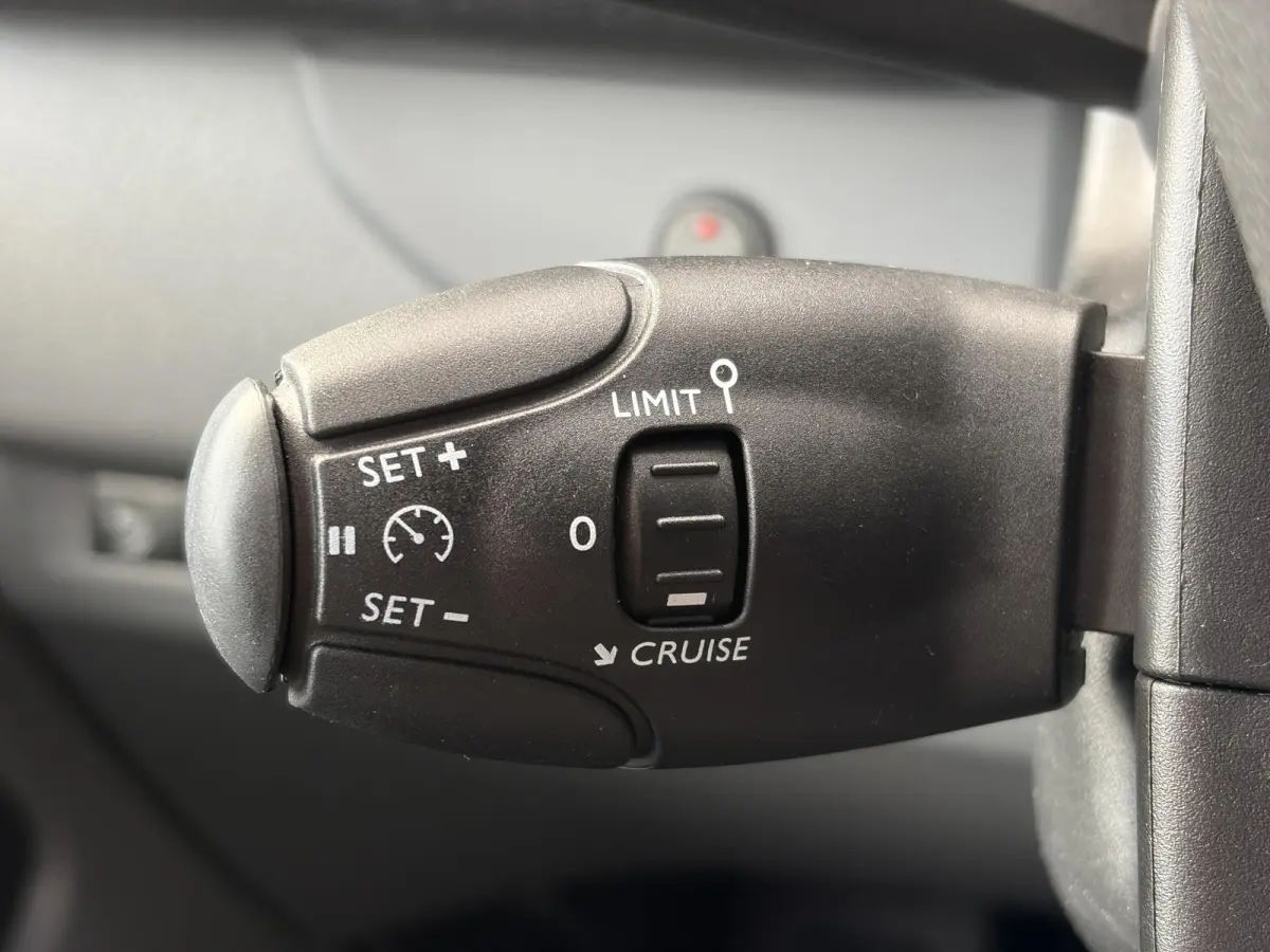 1.5 CDTI L2H1*HAAK*A/C*CRUISE*IMPERIAAL*PDC*3-PERS
