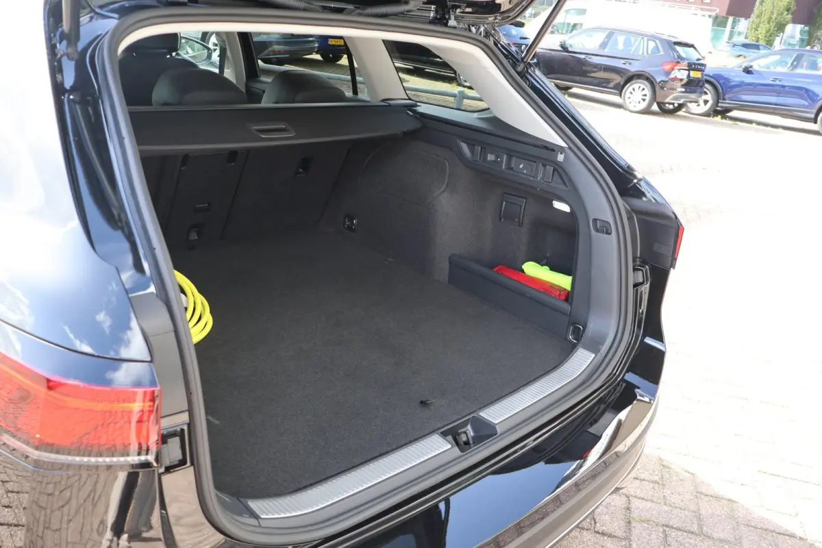 1.5 eHybrid 204pk Business | SoH 100% | Trekhaak | Head-up | Stuur & Stoelverwarming | Navigatie