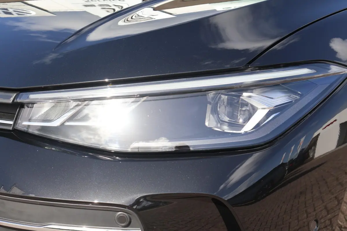 1.5 eHybrid 204pk Business | SoH 100% | Trekhaak | Head-up | Stuur & Stoelverwarming | Navigatie