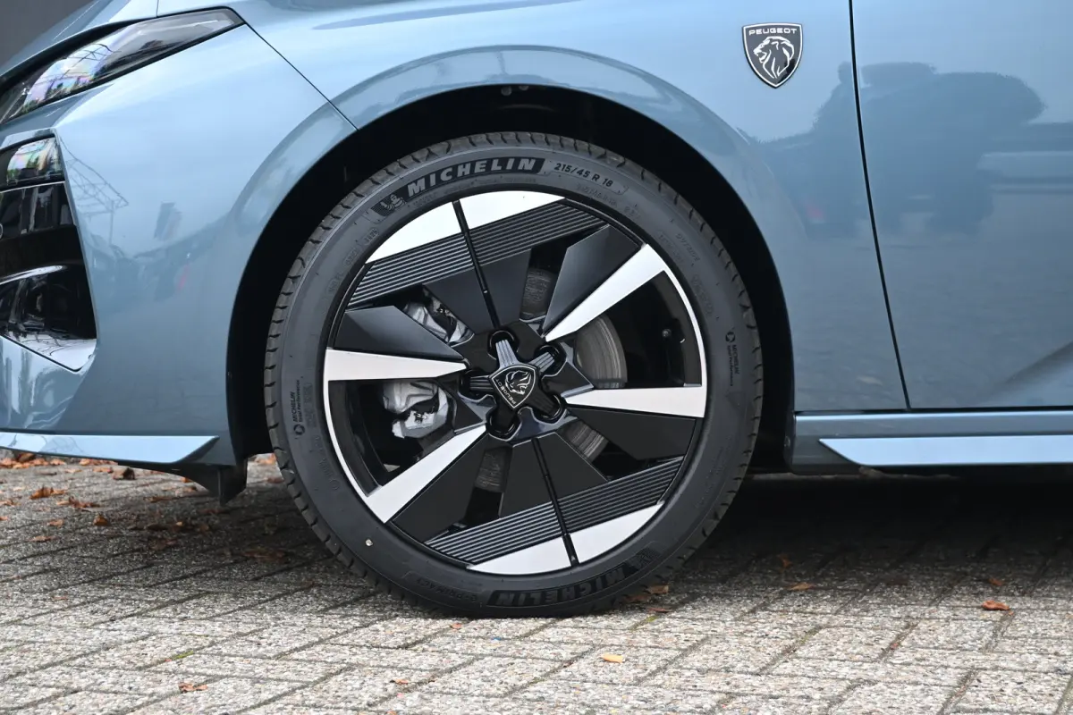 GT 54 kWh DEMO-DEAL! Tot 8 Jaar Garantie! | Alcantara | 360 Camera | Navigatie | Elektr. Achterklep | Stoelverwarming | Dodehoekdetectie | !!