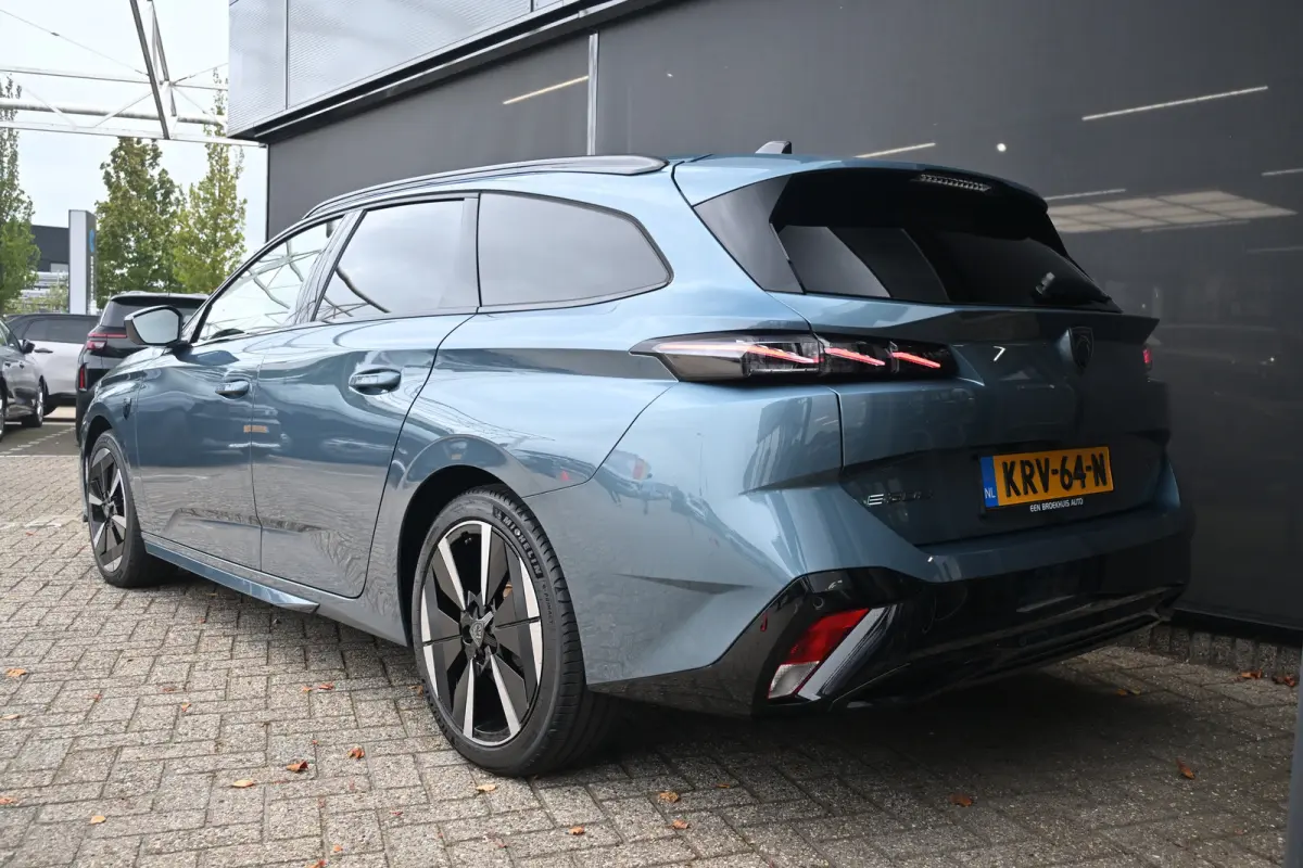 GT 54 kWh DEMO-DEAL! Tot 8 Jaar Garantie! | Alcantara | 360 Camera | Navigatie | Elektr. Achterklep | Stoelverwarming | Dodehoekdetectie | !!