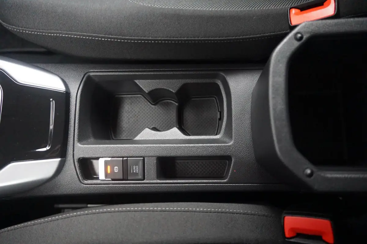1.0 TSI 110pk Life | Trekhaak | Adaptive Cruise | Navigatie | Airco