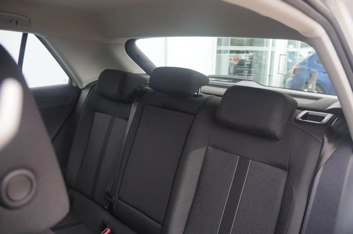 1.0 TSI 110pk Life | Trekhaak | Adaptive Cruise | Navigatie | Airco