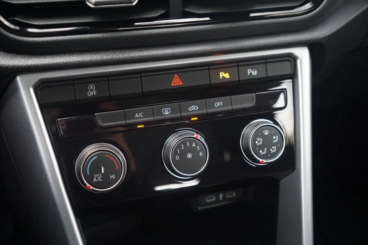 1.0 TSI 110pk Life | Trekhaak | Adaptive Cruise | Navigatie | Airco