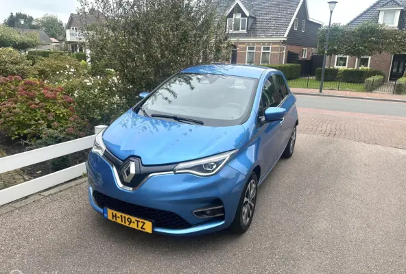 R135 Intens 52 kWh KOOPACCU SOH 90,87% AIRCO CRUISE CONTROLE CARPLAY PARKEERSENSOREN NETTE AUTO!!