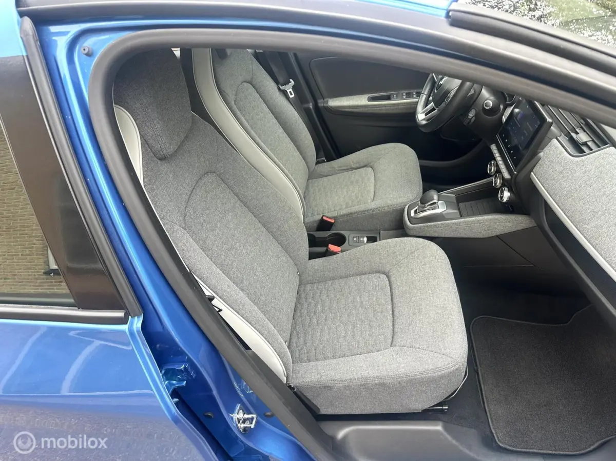R135 Intens 52 kWh KOOPACCU SOH 90,87% AIRCO CRUISE CONTROLE CARPLAY PARKEERSENSOREN NETTE AUTO!!