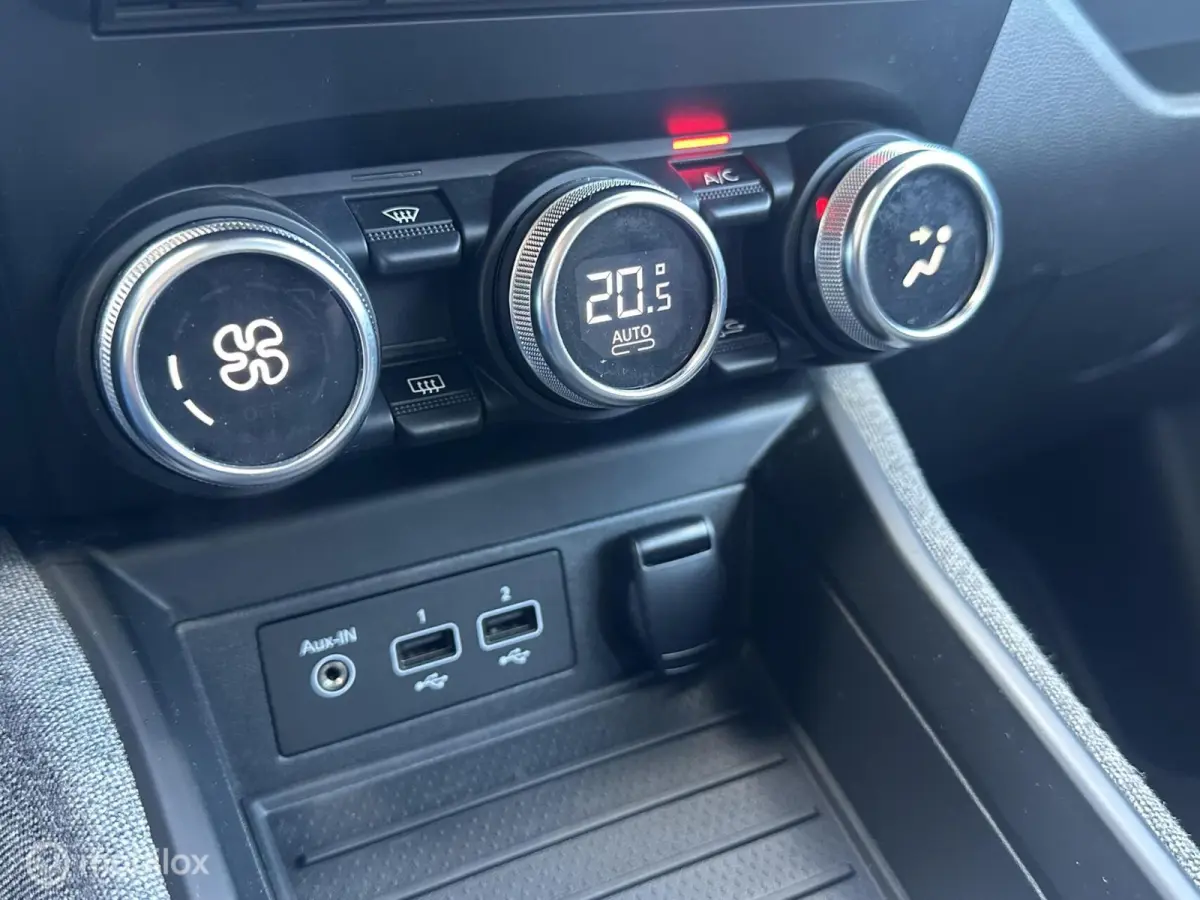 R135 Intens 52 kWh KOOPACCU SOH 90,87% AIRCO CRUISE CONTROLE CARPLAY PARKEERSENSOREN NETTE AUTO!!