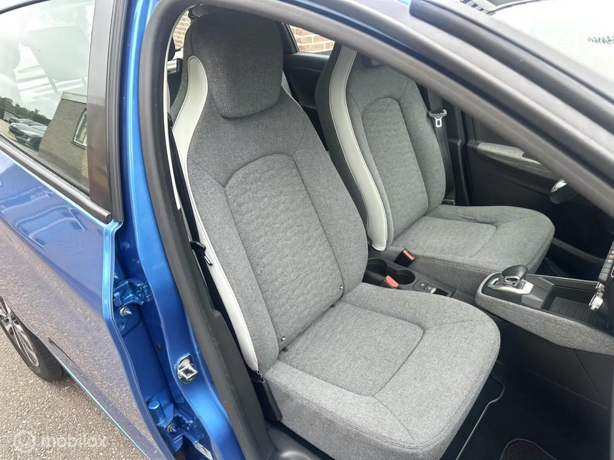 R135 Intens 52 kWh KOOPACCU SOH 90,87% AIRCO CRUISE CONTROLE CARPLAY PARKEERSENSOREN NETTE AUTO!!