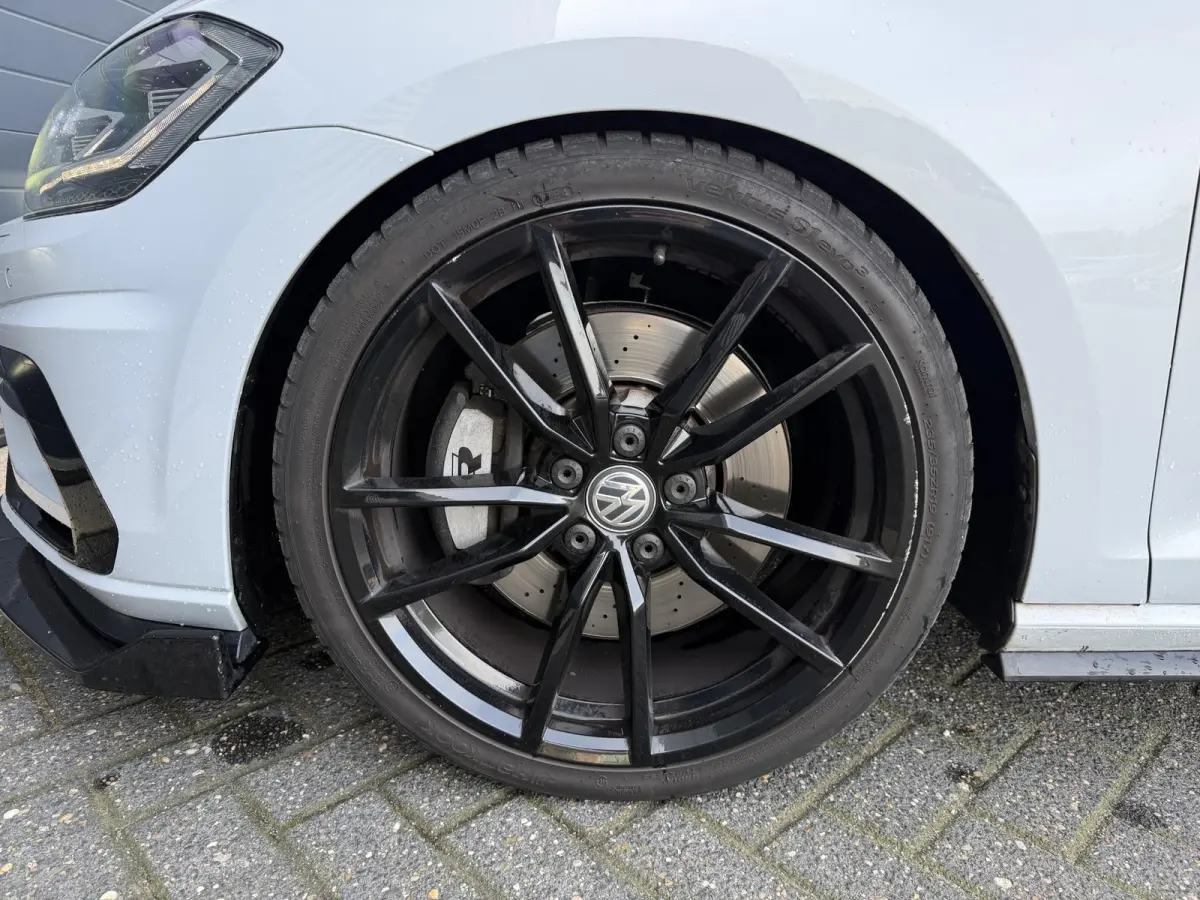 2.0 TSI 4Motion R 405 PK| Akrapovic | Panoramadak | Camera | Adaptive Cruise Control | Navigatie | Stoelverwarming |