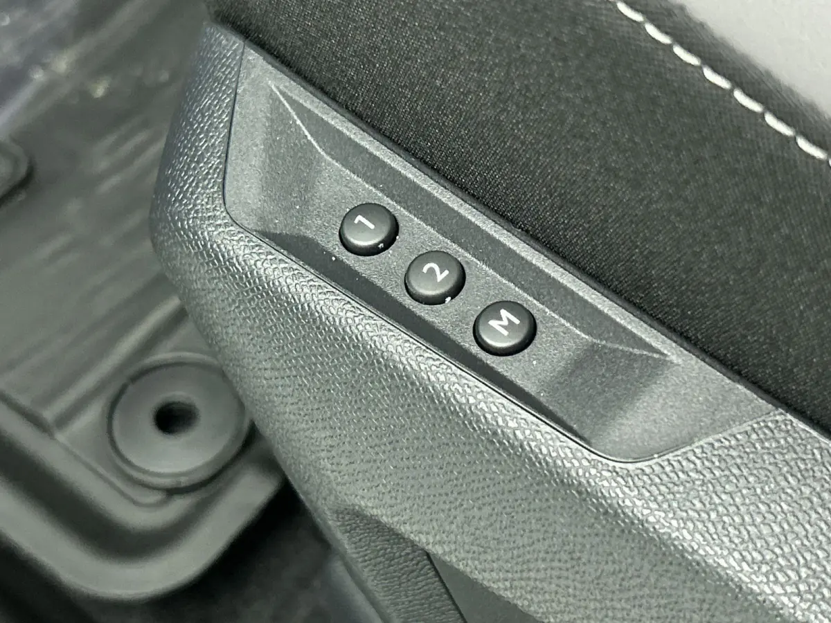 First Edition 74 kWh PANODAK | ACCU 99% | MASSAGESTOELEN | 360 CAMERA |