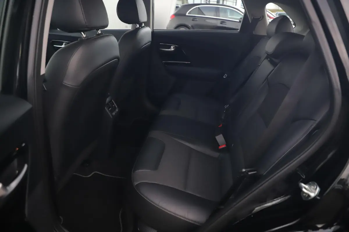 1.6 GDi Hybrid DynamicLine 140PK Automaat Half Leder Navigatie Camera Adaptive Cruise Lane Assist Clima Carplay Android