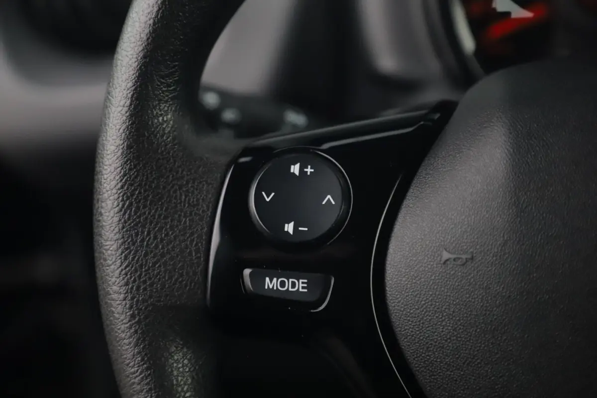 1.0 e-VTi Active Radio Bluetooth Airco Elektrische Ramen LED Dagrijverlichting
