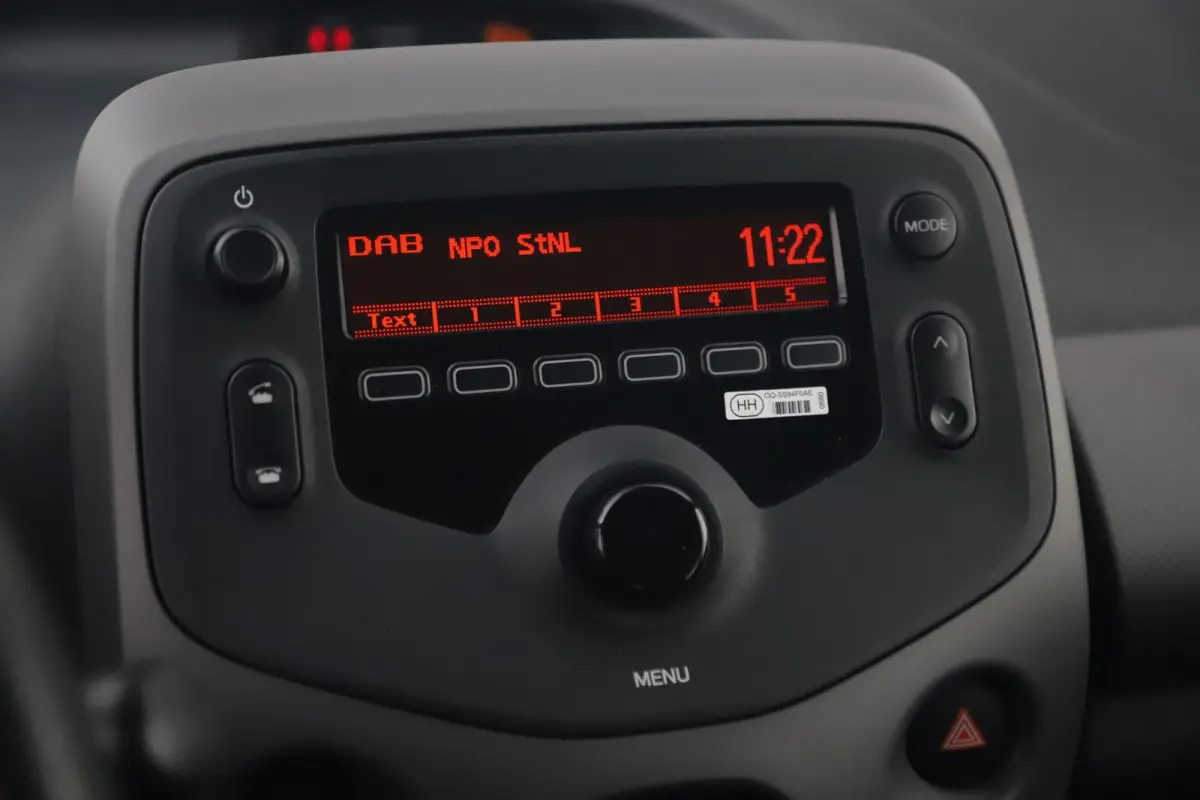1.0 e-VTi Active Radio Bluetooth Airco Elektrische Ramen LED Dagrijverlichting
