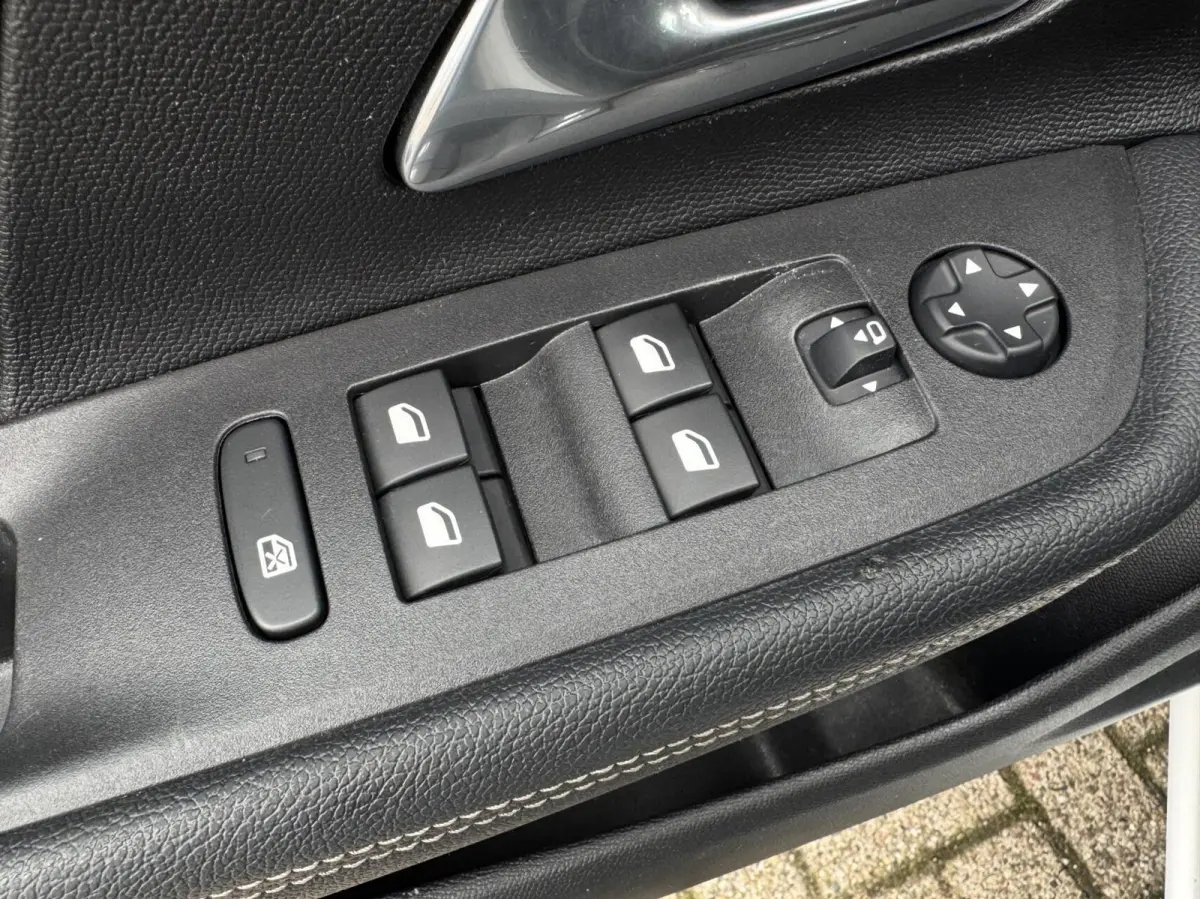 1.2 Turbo GS Line|Camera|Keyless|Afn.Trekhaak|Carplay|Cruise|