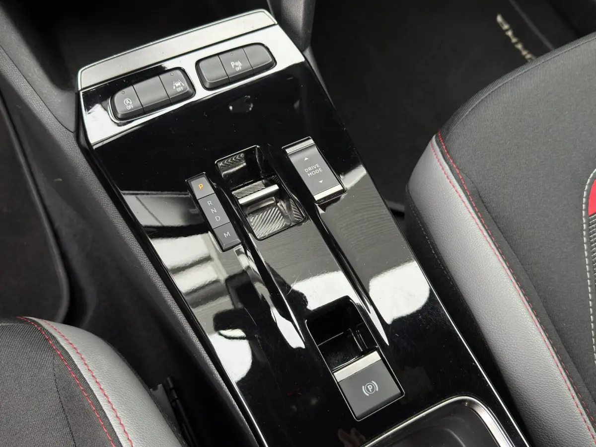 1.2 Turbo GS Line|Camera|Keyless|Afn.Trekhaak|Carplay|Cruise|