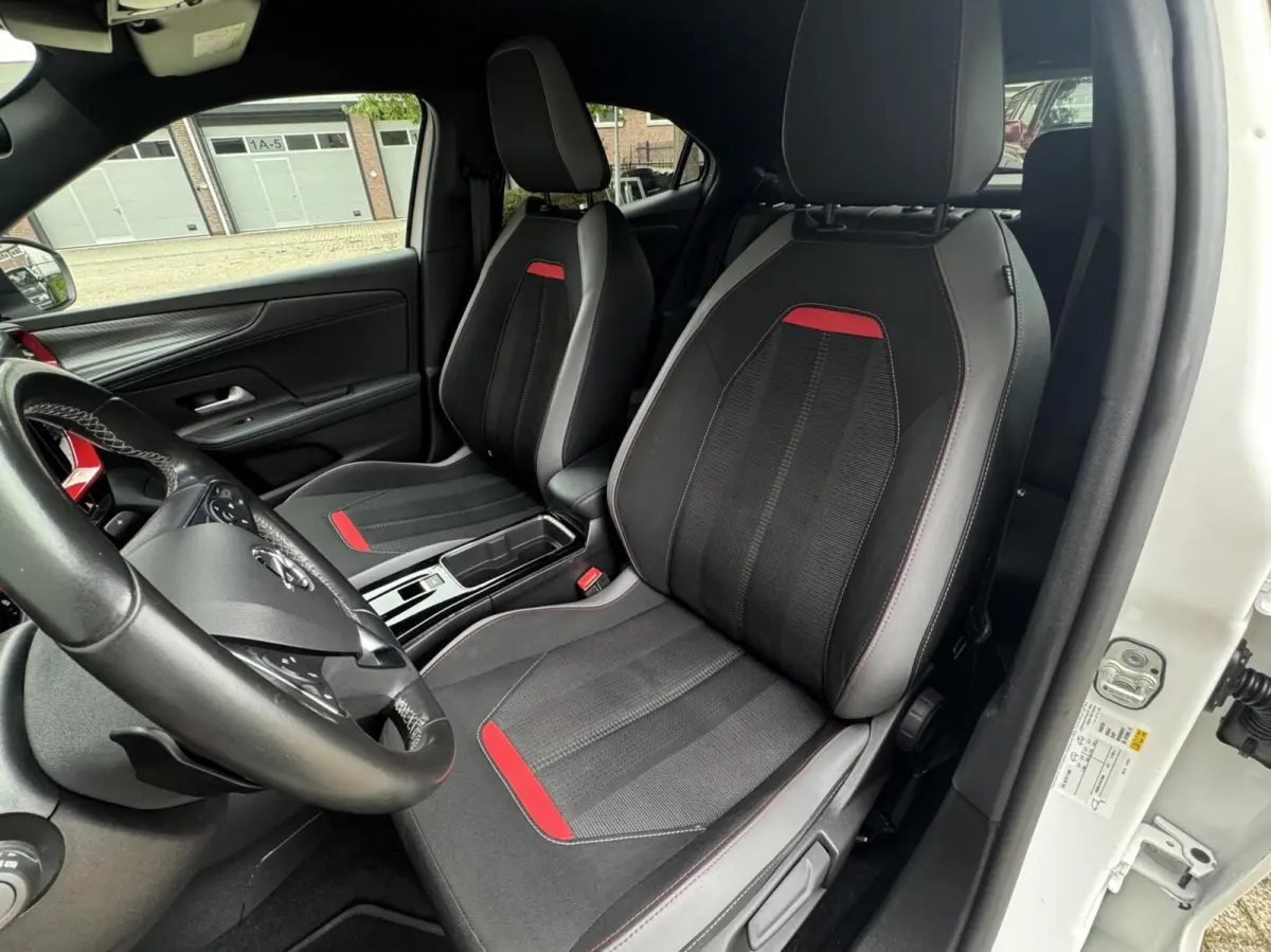 1.2 Turbo GS Line|Camera|Keyless|Afn.Trekhaak|Carplay|Cruise|