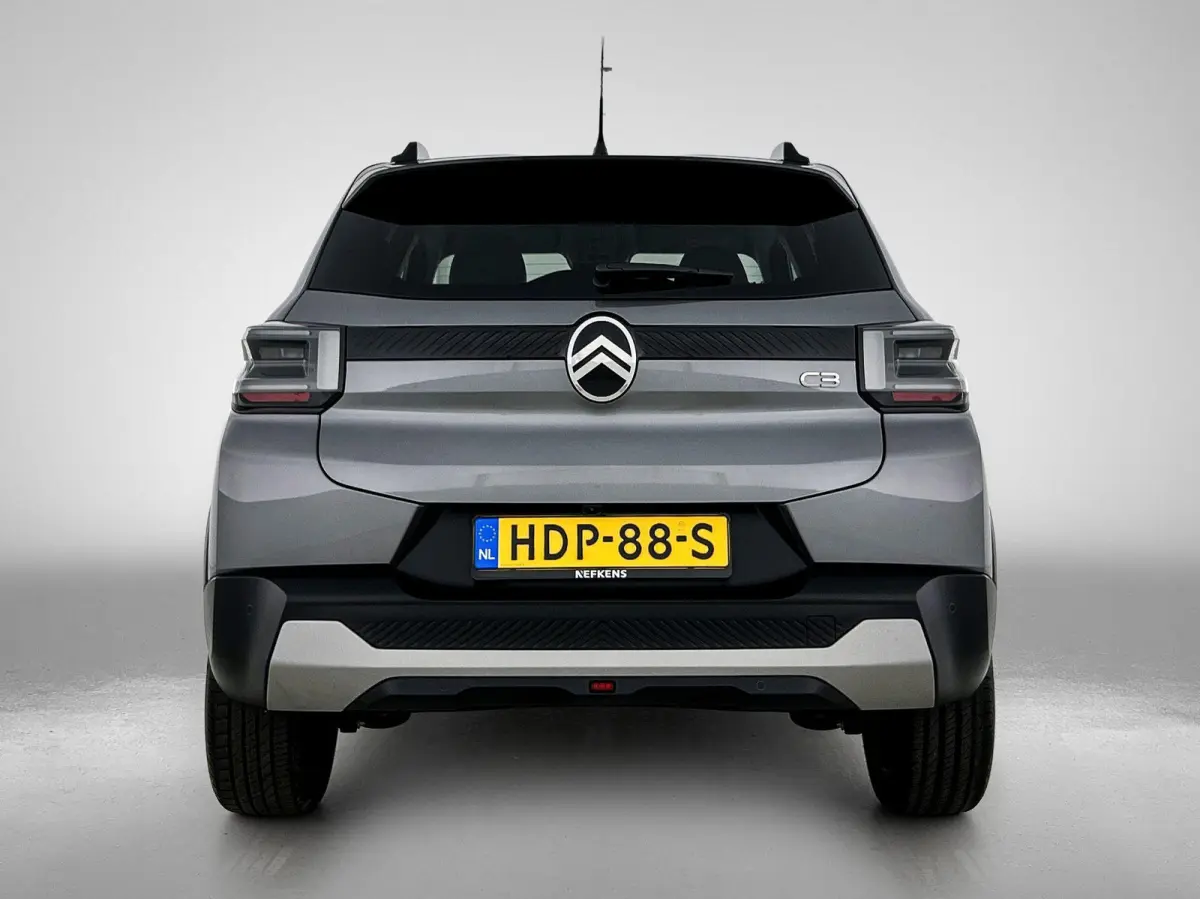 1.2 100pk Max | AppleCarplay/AndroidAuto | LED | Camera | Climate Control | Cruise Control | Privacy Glass | Navigatie | Isofix | Two-Tone | Parkeersensoren | DAB Radio |