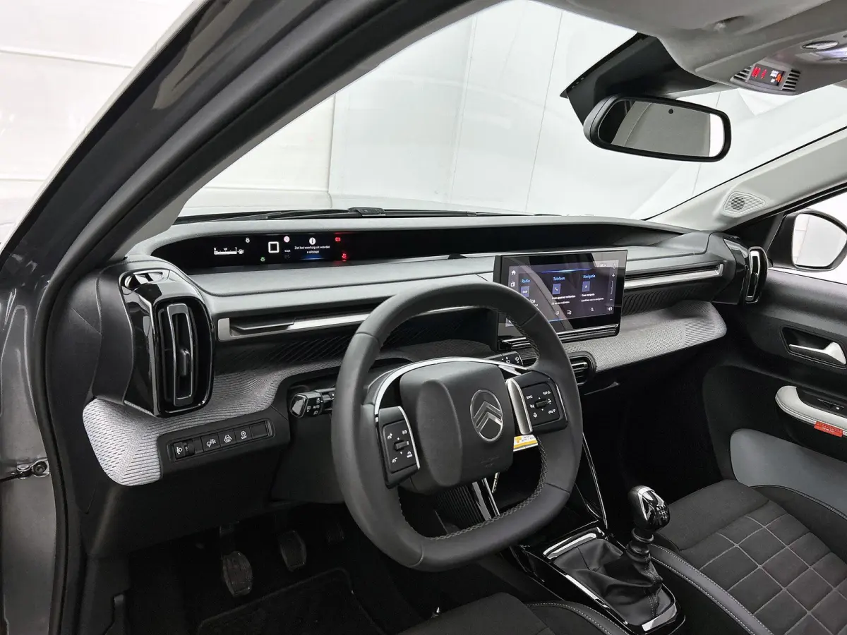 1.2 100pk Max | AppleCarplay/AndroidAuto | LED | Camera | Climate Control | Cruise Control | Privacy Glass | Navigatie | Isofix | Two-Tone | Parkeersensoren | DAB Radio |