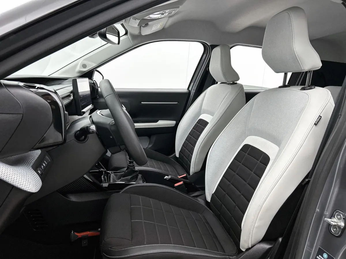 1.2 100pk Max | AppleCarplay/AndroidAuto | LED | Camera | Climate Control | Cruise Control | Privacy Glass | Navigatie | Isofix | Two-Tone | Parkeersensoren | DAB Radio |
