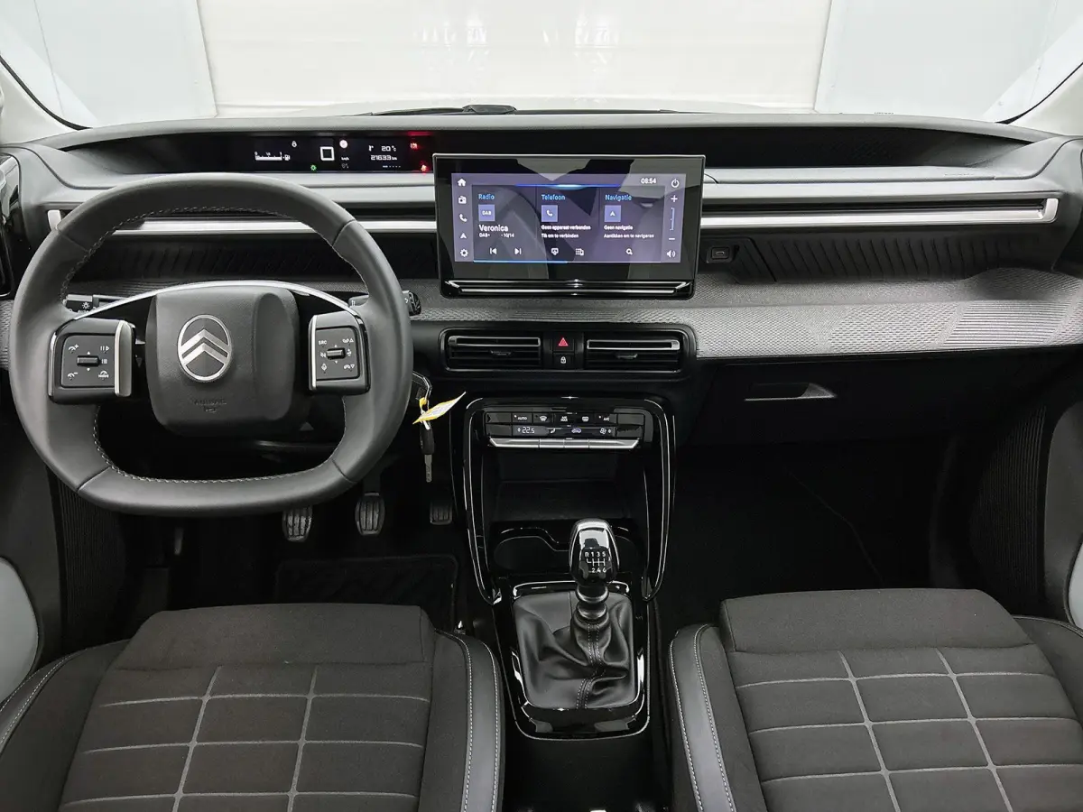 1.2 100pk Max | AppleCarplay/AndroidAuto | LED | Camera | Climate Control | Cruise Control | Privacy Glass | Navigatie | Isofix | Two-Tone | Parkeersensoren | DAB Radio |