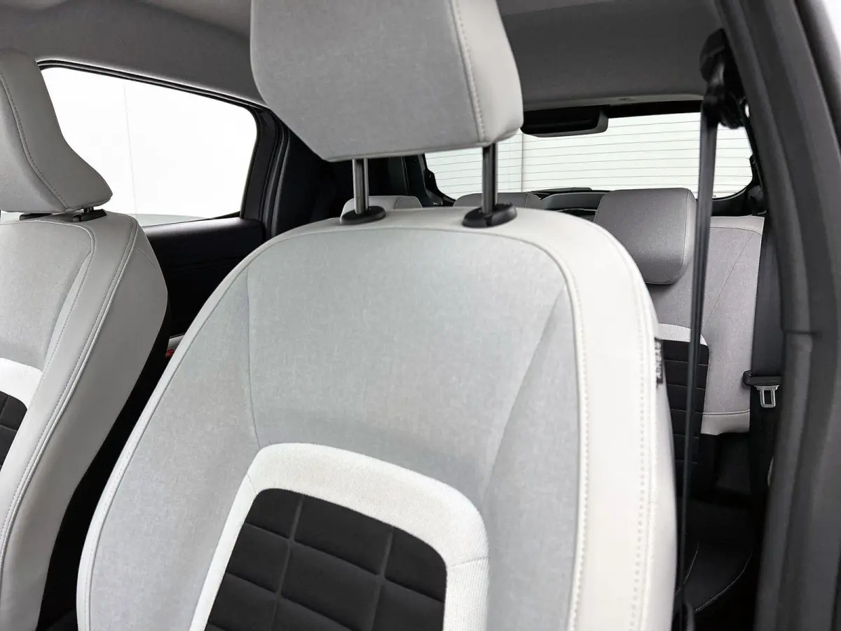 1.2 100pk Max | AppleCarplay/AndroidAuto | LED | Camera | Climate Control | Cruise Control | Privacy Glass | Navigatie | Isofix | Two-Tone | Parkeersensoren | DAB Radio |
