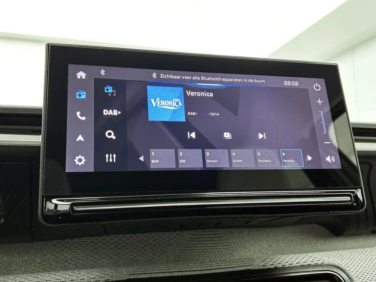 1.2 100pk Max | AppleCarplay/AndroidAuto | LED | Camera | Climate Control | Cruise Control | Privacy Glass | Navigatie | Isofix | Two-Tone | Parkeersensoren | DAB Radio |