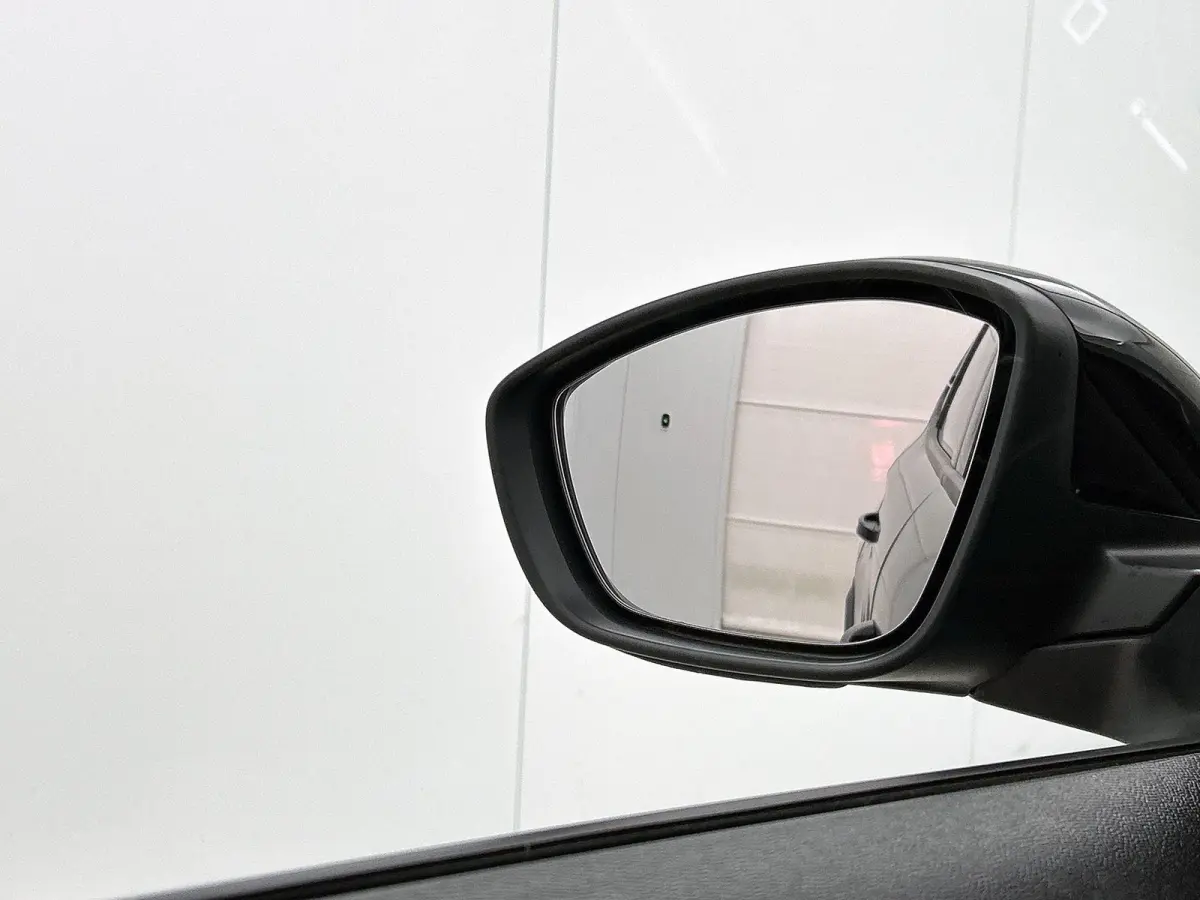 1.2 100pk Max | AppleCarplay/AndroidAuto | LED | Camera | Climate Control | Cruise Control | Privacy Glass | Navigatie | Isofix | Two-Tone | Parkeersensoren | DAB Radio |