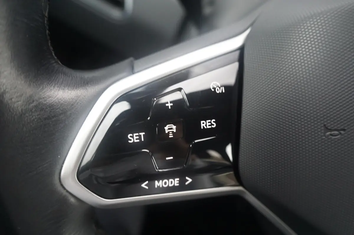 204pk Pro 58 kWh | SoH 94% | Warmtepomp | Navigatie | Keyless | IQ Light