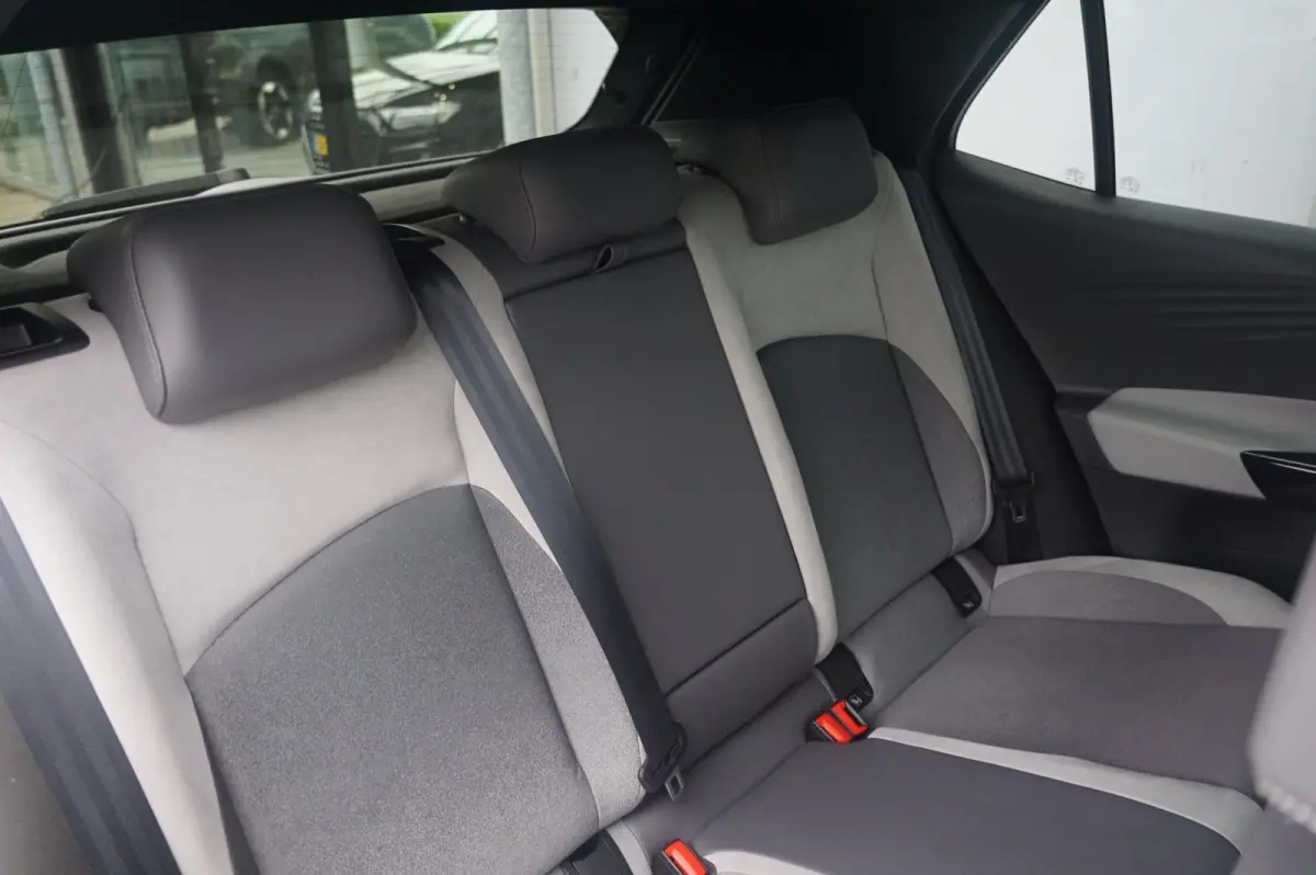 204pk Pro 58 kWh | SoH 94% | Warmtepomp | Navigatie | Keyless | IQ Light