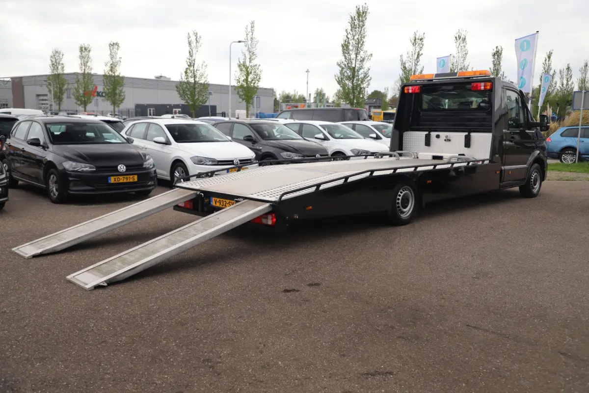 35 2.0 TDI L4 4Motion Highline 177PK Automaat TIJHOF Luchtvering Deep Black Metallic Stuur & Stoelverwarming Navigatie Carplay Android Full LED 1290KG Laadvermogen!