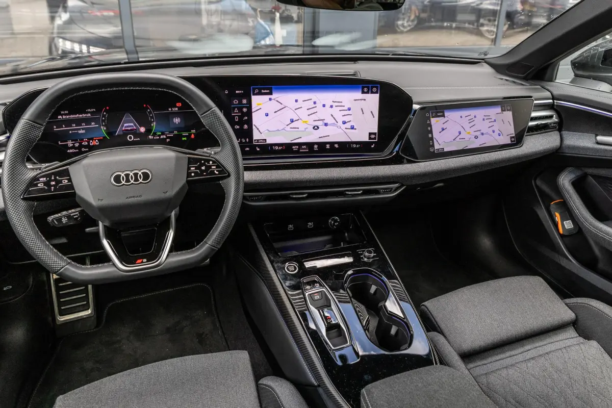 Limousine 2.0 299pk quattro S edition | MMI Bijrijdersscherm | Sfeerverlichting Pro | Carbon Inleg | 360 Camera | Matrix LED