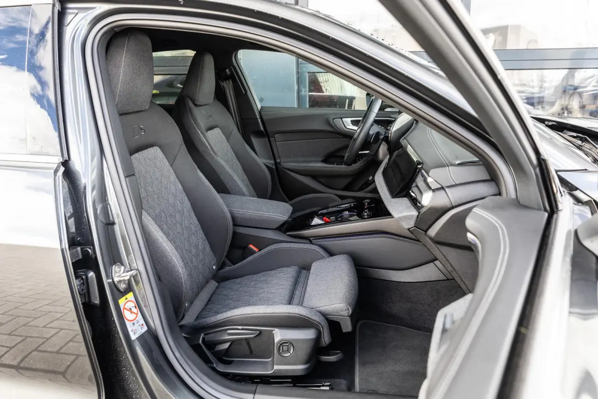 Limousine 2.0 299pk quattro S edition | MMI Bijrijdersscherm | Sfeerverlichting Pro | Carbon Inleg | 360 Camera | Matrix LED