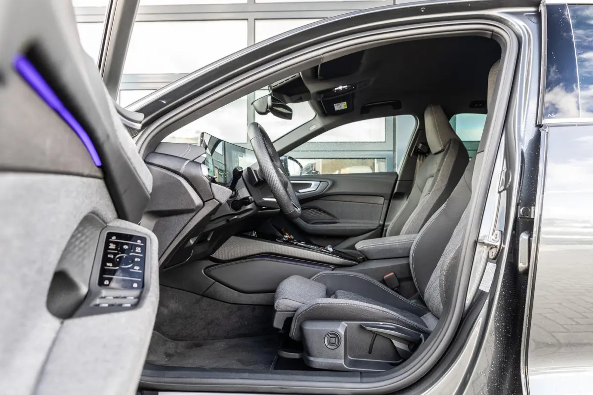 Limousine 2.0 299pk quattro S edition | MMI Bijrijdersscherm | Sfeerverlichting Pro | Carbon Inleg | 360 Camera | Matrix LED