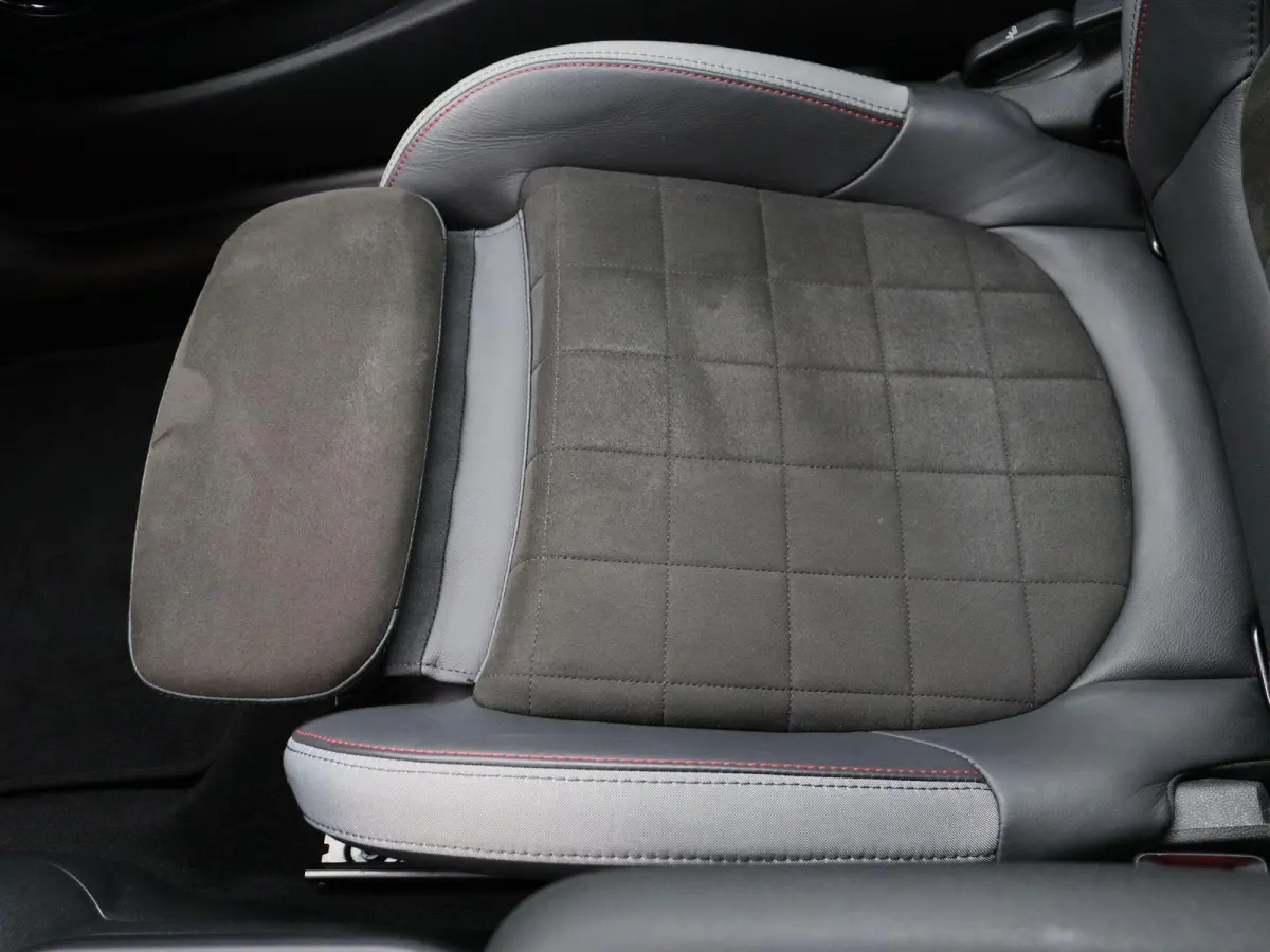 John Works Premium Pakket + Stuurwielrand Verwarmd + Stoelverwarming Voor + Comfort Access + Driving Assistant + Active Cruise Control + 18''