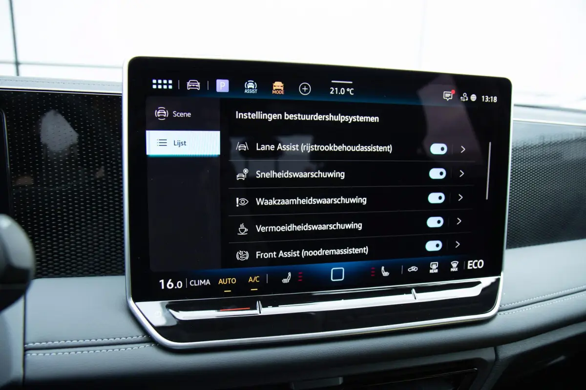 1.5 eHybrid 204pk Life | Trekhaak Elektrisch Uitklapbaar | Voorstoelen Verwarmd | Cruise Control Adaptief