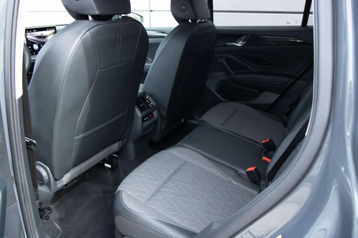 1.5 eHybrid 204pk Life | Trekhaak Elektrisch Uitklapbaar | Voorstoelen Verwarmd | Cruise Control Adaptief