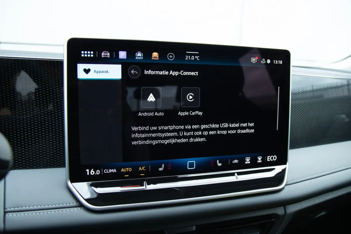 1.5 eHybrid 204pk Life | Trekhaak Elektrisch Uitklapbaar | Voorstoelen Verwarmd | Cruise Control Adaptief