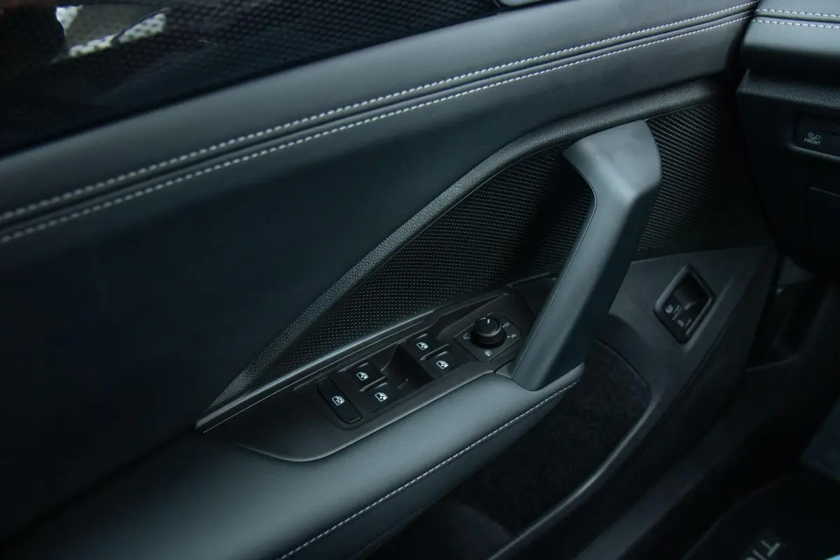 1.5 eHybrid 204pk Life | Trekhaak Elektrisch Uitklapbaar | Voorstoelen Verwarmd | Cruise Control Adaptief