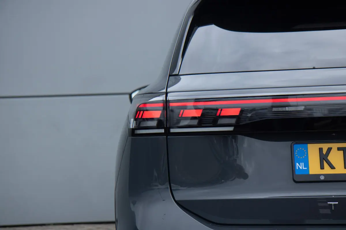 1.5 eHybrid 204pk Life | Trekhaak Elektrisch Uitklapbaar | Voorstoelen Verwarmd | Cruise Control Adaptief