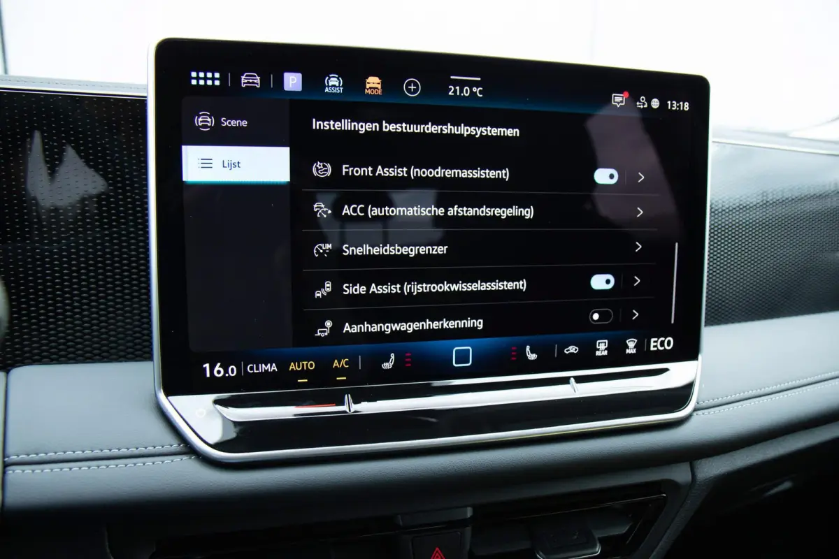 1.5 eHybrid 204pk Life | Trekhaak Elektrisch Uitklapbaar | Voorstoelen Verwarmd | Cruise Control Adaptief
