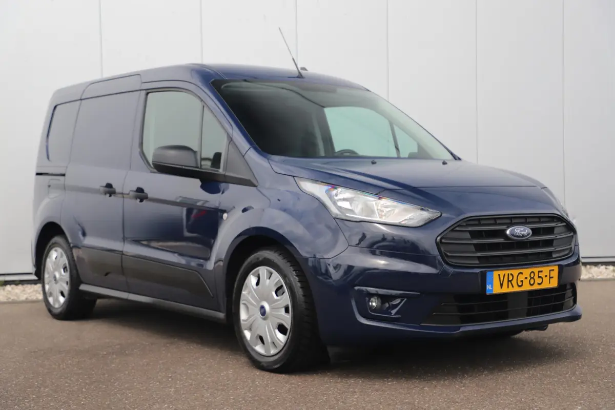 1.5 EcoBlue L1 Automaat Hondenauto Ventilatie Achterin Hondentransport Radio Bluetooth Airco Cruise Voorruitverwarming Inrichting voor Beesten
