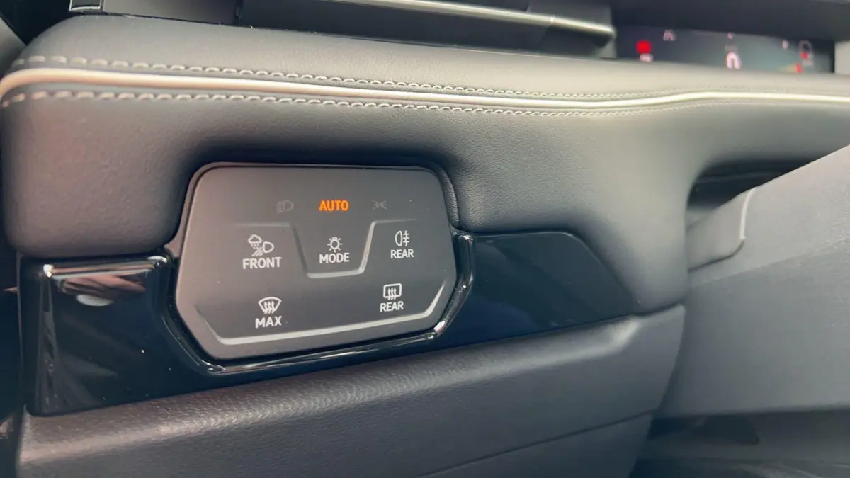 Pro Limited Edition 77 kWh | 286 PK | SOH 97.5% | Automaat | Trekhaak inklapbaar | Apple Carplay / Android Auto | 360 Parkeercamera | Head-up Display | Black Style Pakket | Panoramadak | Sto