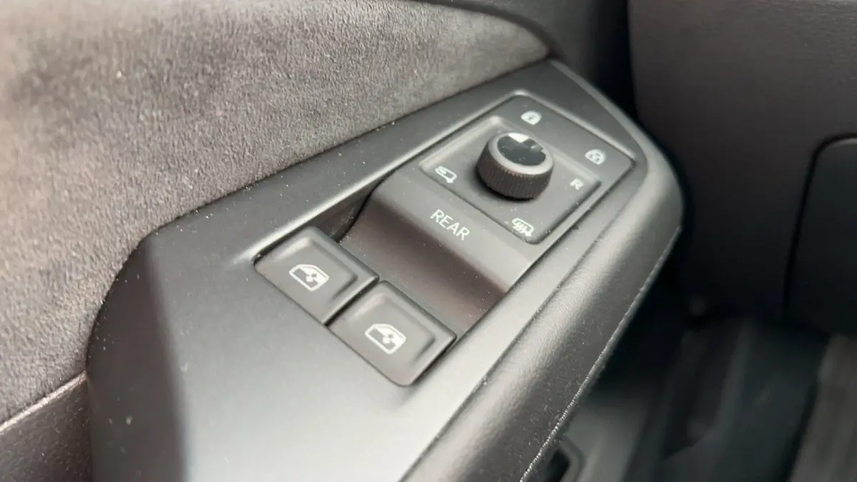 Pro Limited Edition 77 kWh | 286 PK | SOH 97.5% | Automaat | Trekhaak inklapbaar | Apple Carplay / Android Auto | 360 Parkeercamera | Head-up Display | Black Style Pakket | Panoramadak | Sto