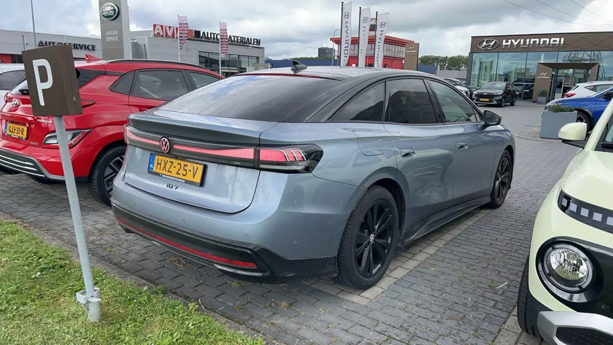 Pro Limited Edition 77 kWh | 286 PK | SOH 97.5% | Automaat | Trekhaak inklapbaar | Apple Carplay / Android Auto | 360 Parkeercamera | Head-up Display | Black Style Pakket | Panoramadak | Sto