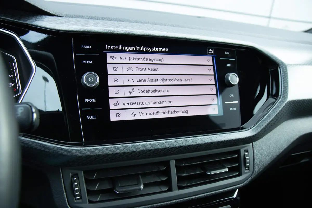 1.0 TSI 110pk DSG R-Line | Voorstoelen Verwarmd | Apple Carplay/Android Auto | Cruise Control Adaptief