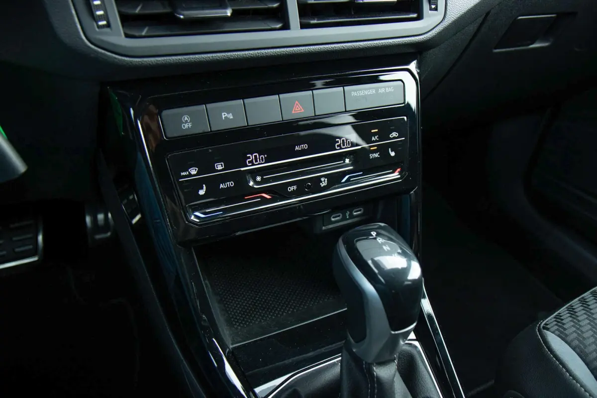 1.0 TSI 110pk DSG R-Line | Voorstoelen Verwarmd | Apple Carplay/Android Auto | Cruise Control Adaptief