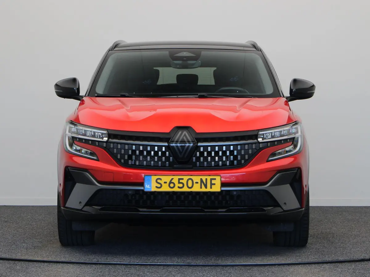 E-Tech full hybrid 200pk techno esprit Alpine | Elektrische achterklep | Cruise Control | Climate Control | Stuurwielverwarming | Trekhaak | Achteruitrijcamera | Apple carplay/Android auto |