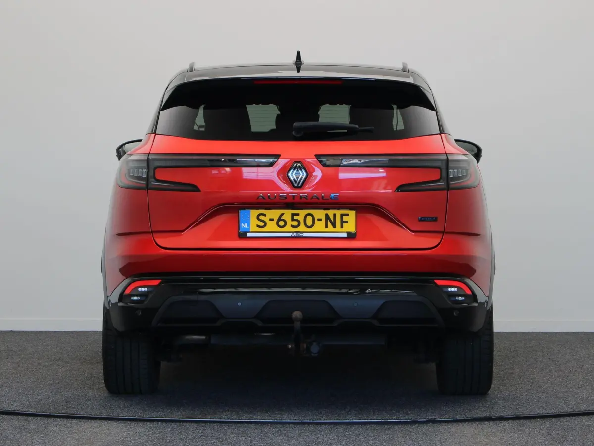 E-Tech full hybrid 200pk techno esprit Alpine | Elektrische achterklep | Cruise Control | Climate Control | Stuurwielverwarming | Trekhaak | Achteruitrijcamera | Apple carplay/Android auto |